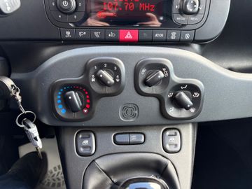 Fahrzeugabbildung Fiat Panda Easy DAB+ UConnect Klima SHZ uvm.
