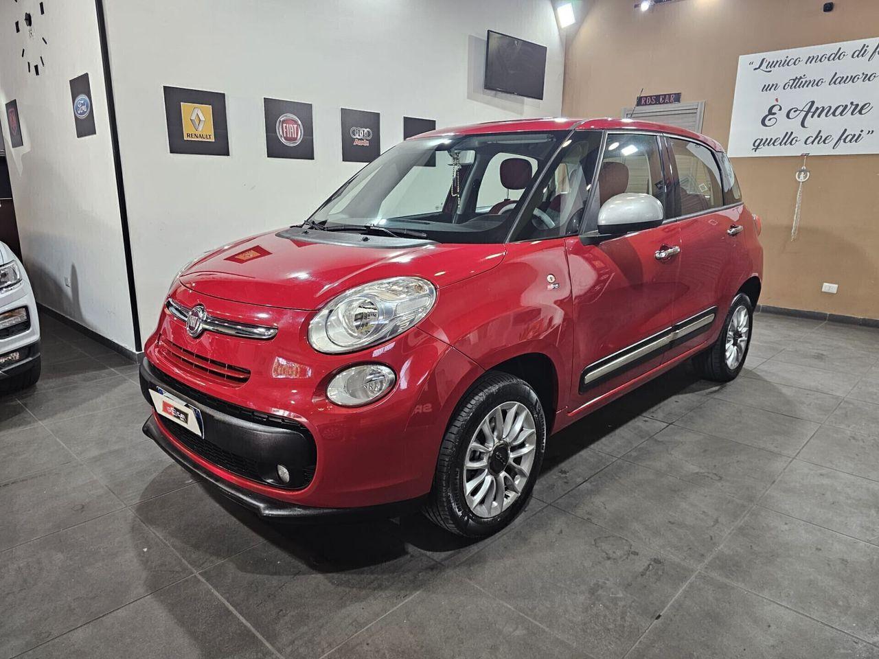 Fiat 500L 2013 — interior
