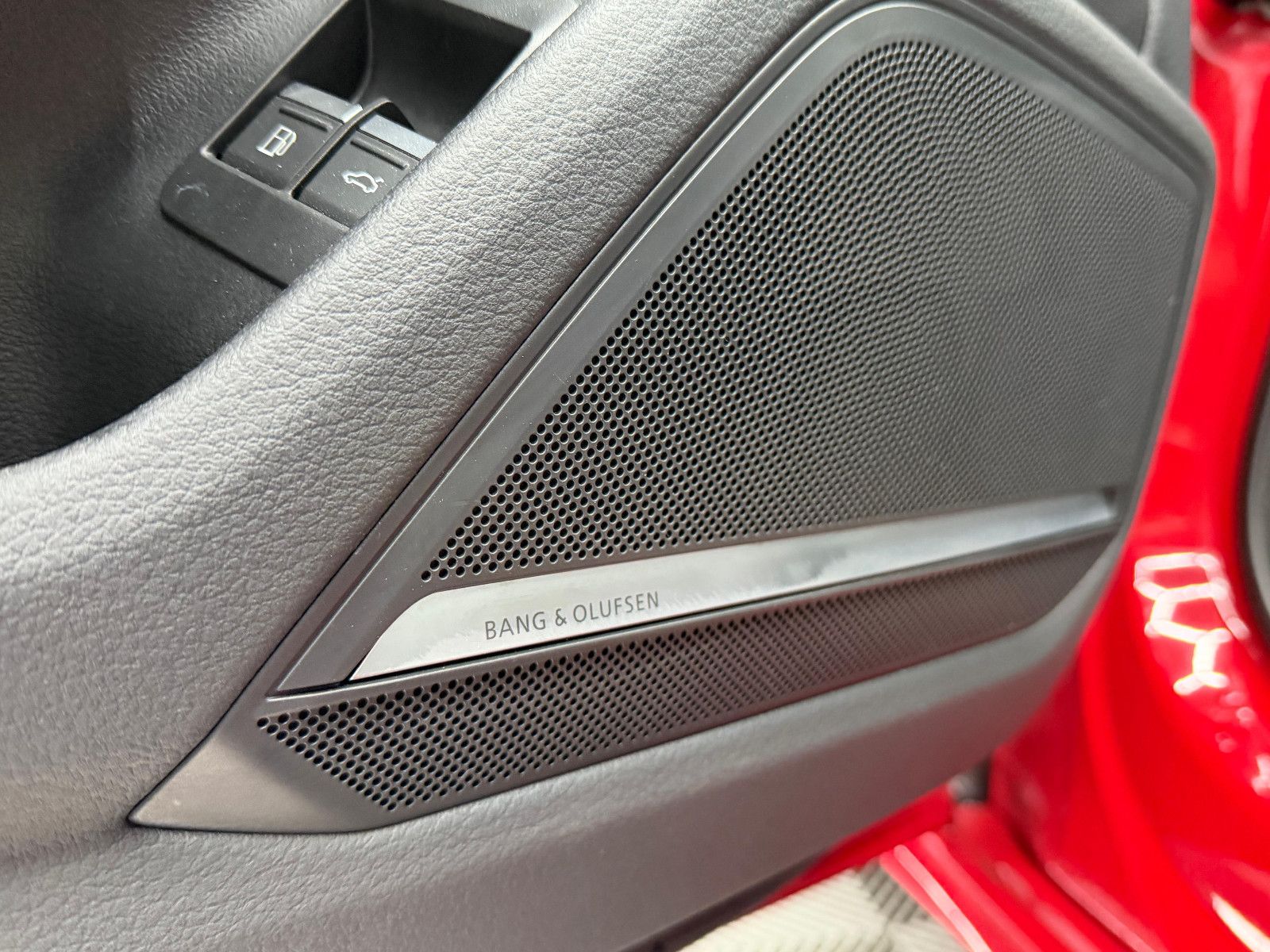 Fahrzeugabbildung Audi A6 55 TFSIe quattro S-LINE+/MATRIX HD/PANO/B&O