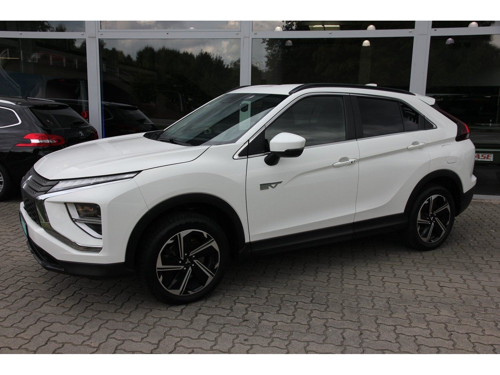 Mitsubishi Eclipse Cross Basis Hybrid 4WD Klima SHZ RFK App