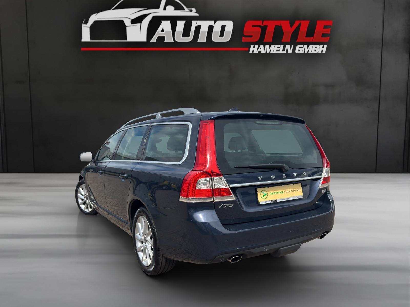 Volvo V70 2014 — rear view