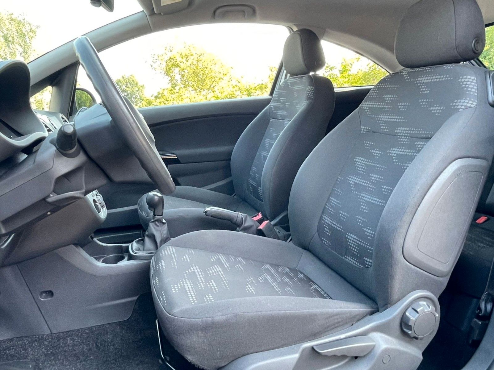 Fahrzeugabbildung Opel Corsa D 1.2 KLIMA SERVICE NEU WENIG KILOMETER