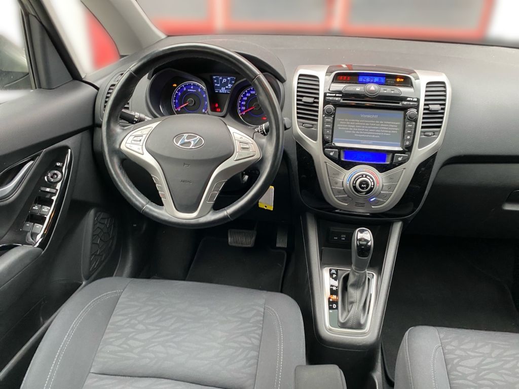 Fahrzeugabbildung Hyundai ix20 1.6 Automatik Space+ mit Schiebedach