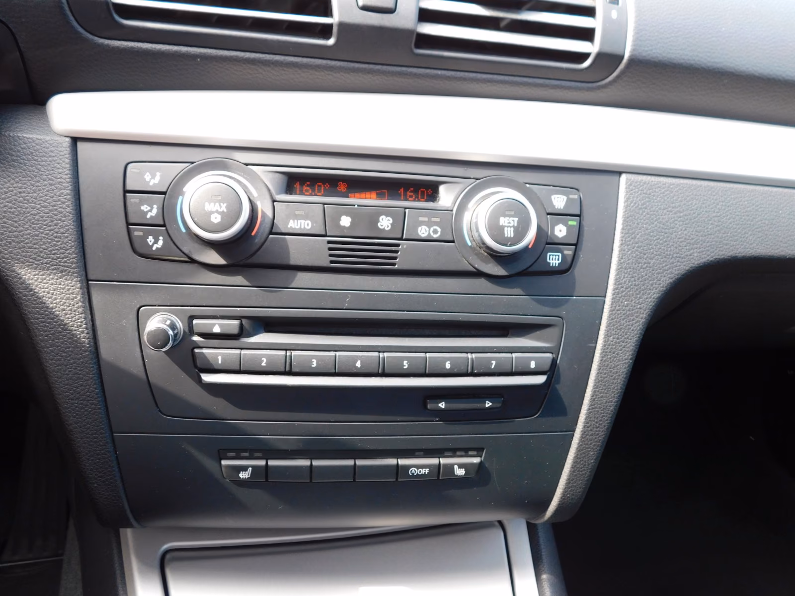 BMW 1 Limousine 120 d/Navi/SSD/ALU/PDC