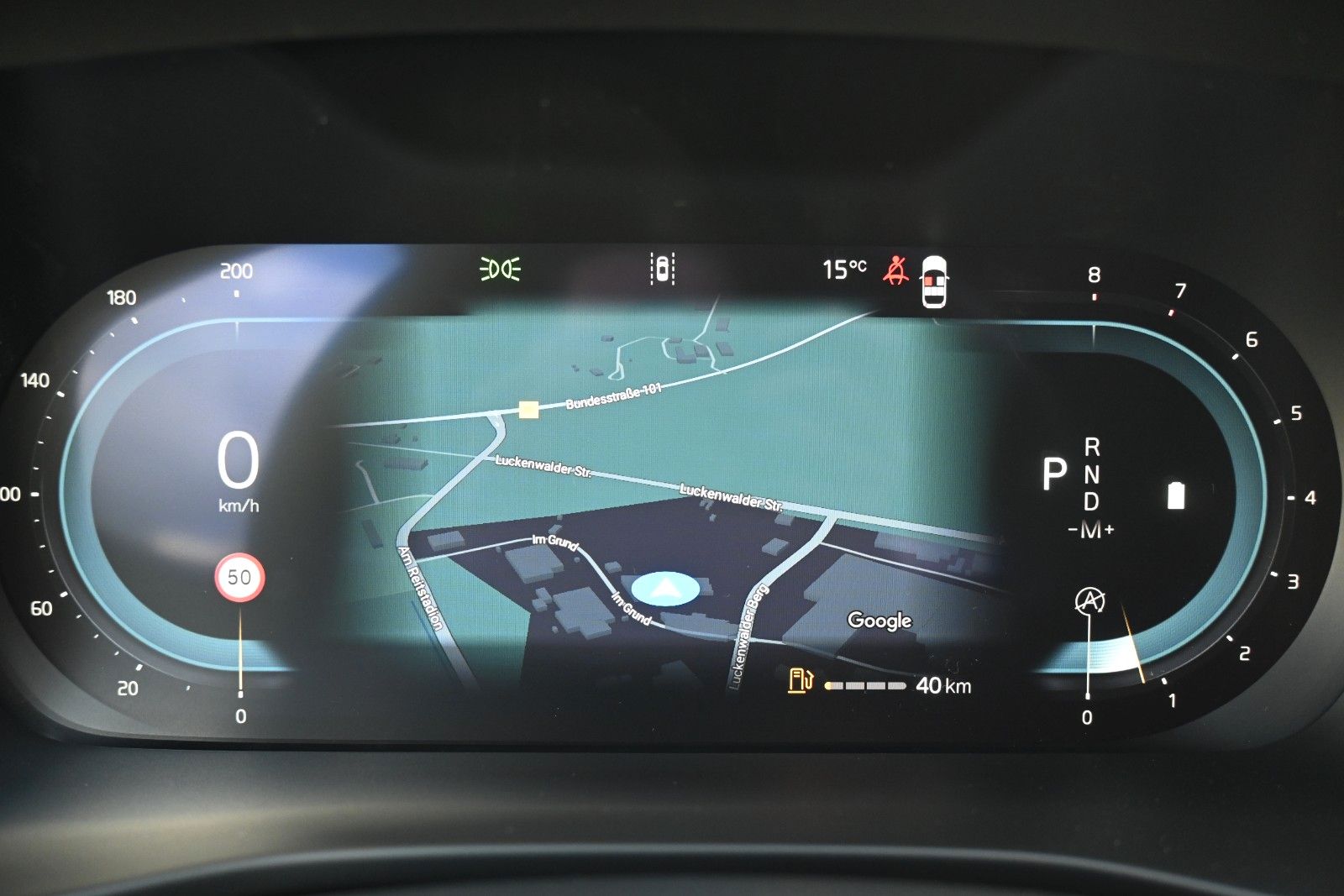 Fahrzeugabbildung Volvo XC40 B3 DKG Plus Dark*Pixel*FSHZG*360°*ACC*AHK