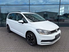 Fahrzeugabbildung Volkswagen Touran 1.5 TSI 7-Sitzer Einparkh. Tempomat 17"