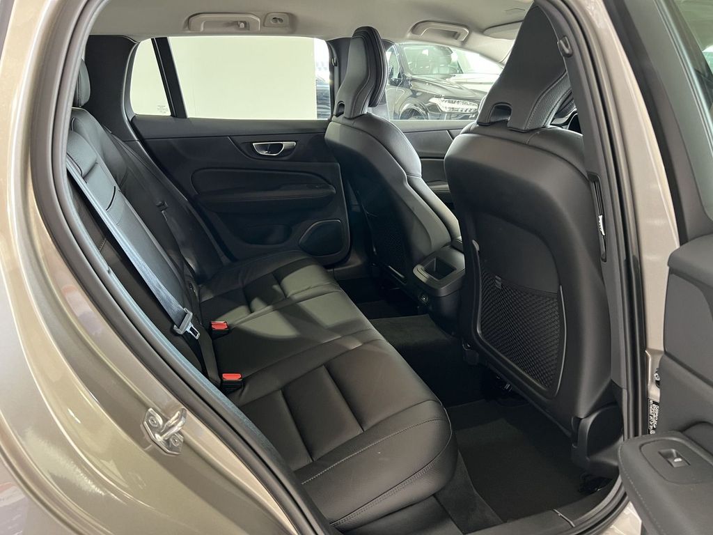 Volvo V60 Cross Country V60 CC B5 Pro AWD ACC BLIS Kamera Leder WinterPk