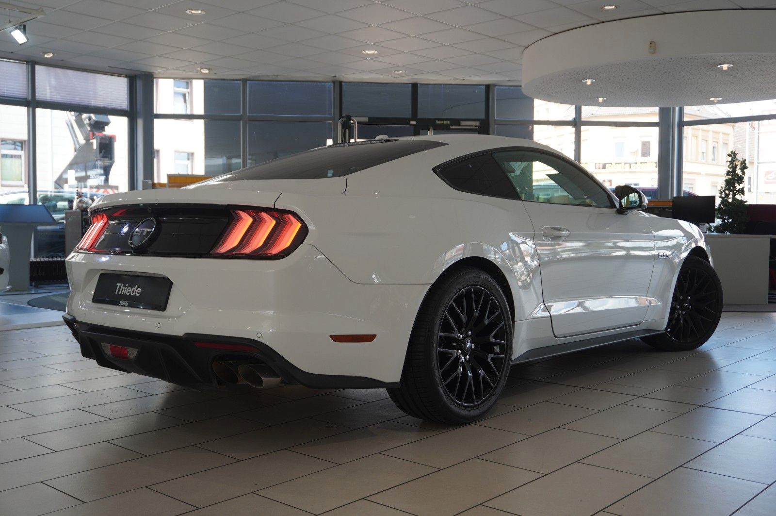 Fahrzeugabbildung Ford Mustang GT 5.0 TI-VCT (EU) NAVI/LED/KAMERA/B&O