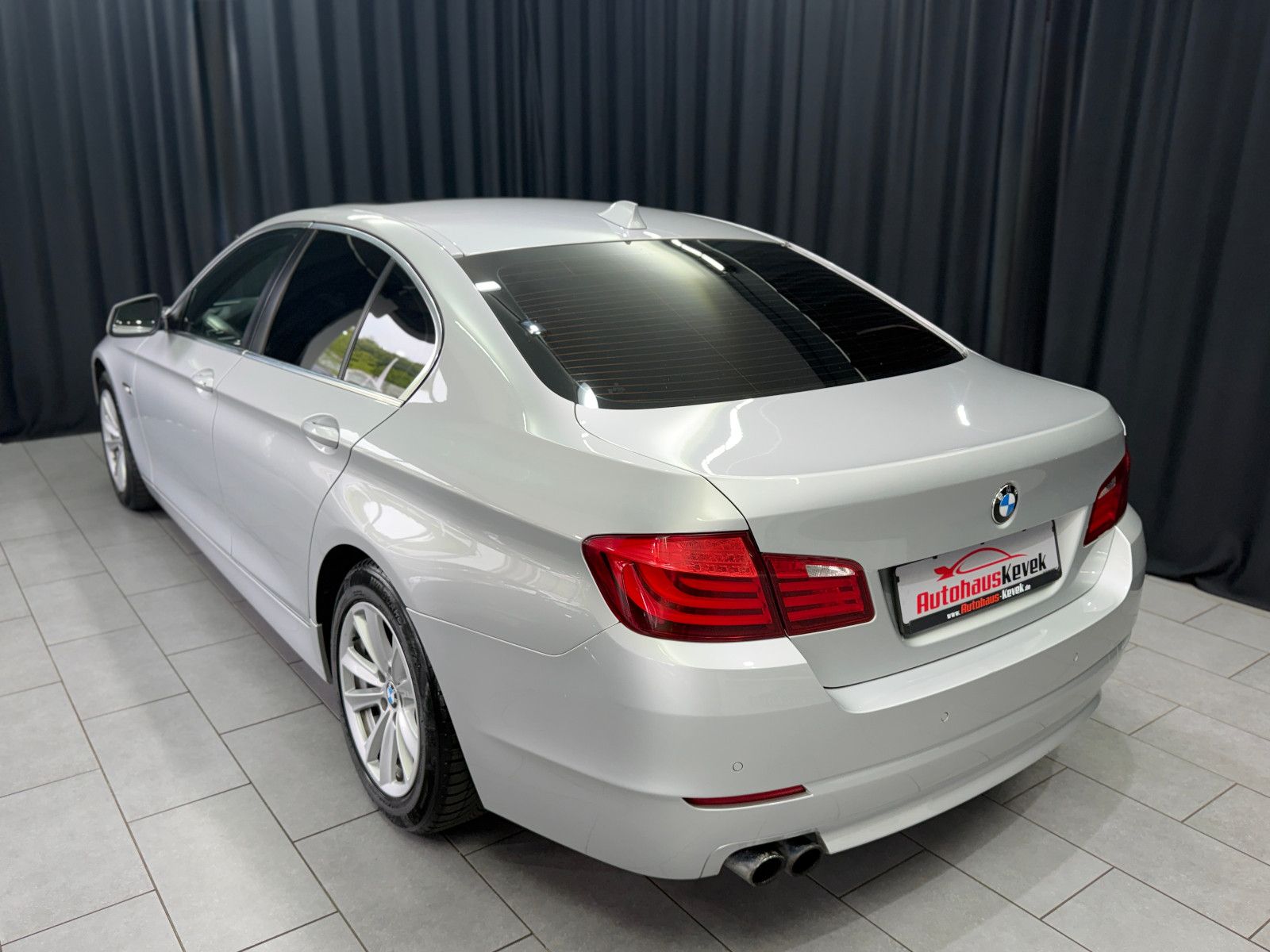 Fahrzeugabbildung BMW 530d Limousine |AUTOMATIK|PANO|NAVI|PDC