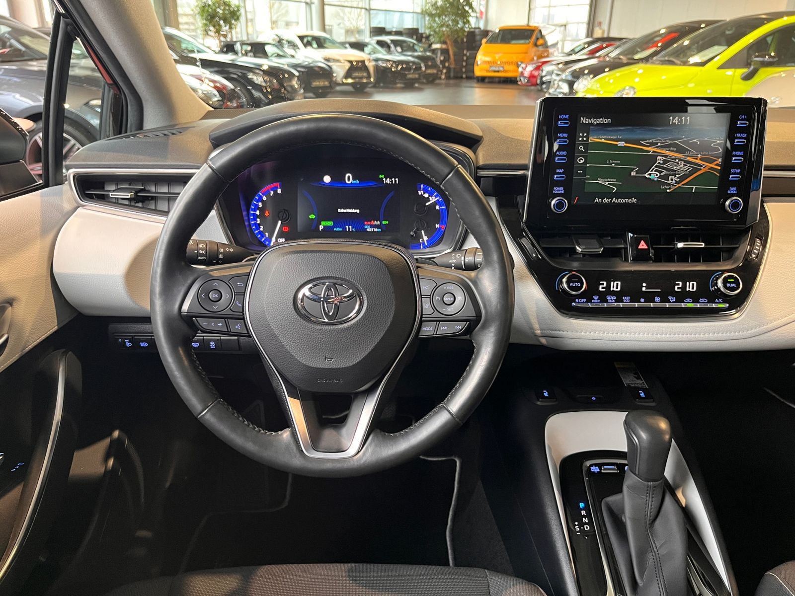 Fahrzeugabbildung Toyota Corolla Hybrid Club LED NAV DAB PDC ALU
