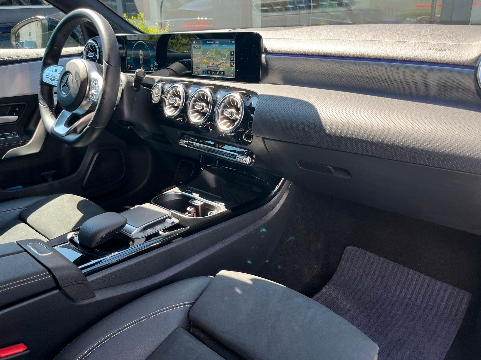 Fahrzeugabbildung Mercedes-Benz A 250 A -Klasse A 250 e Edition 2020