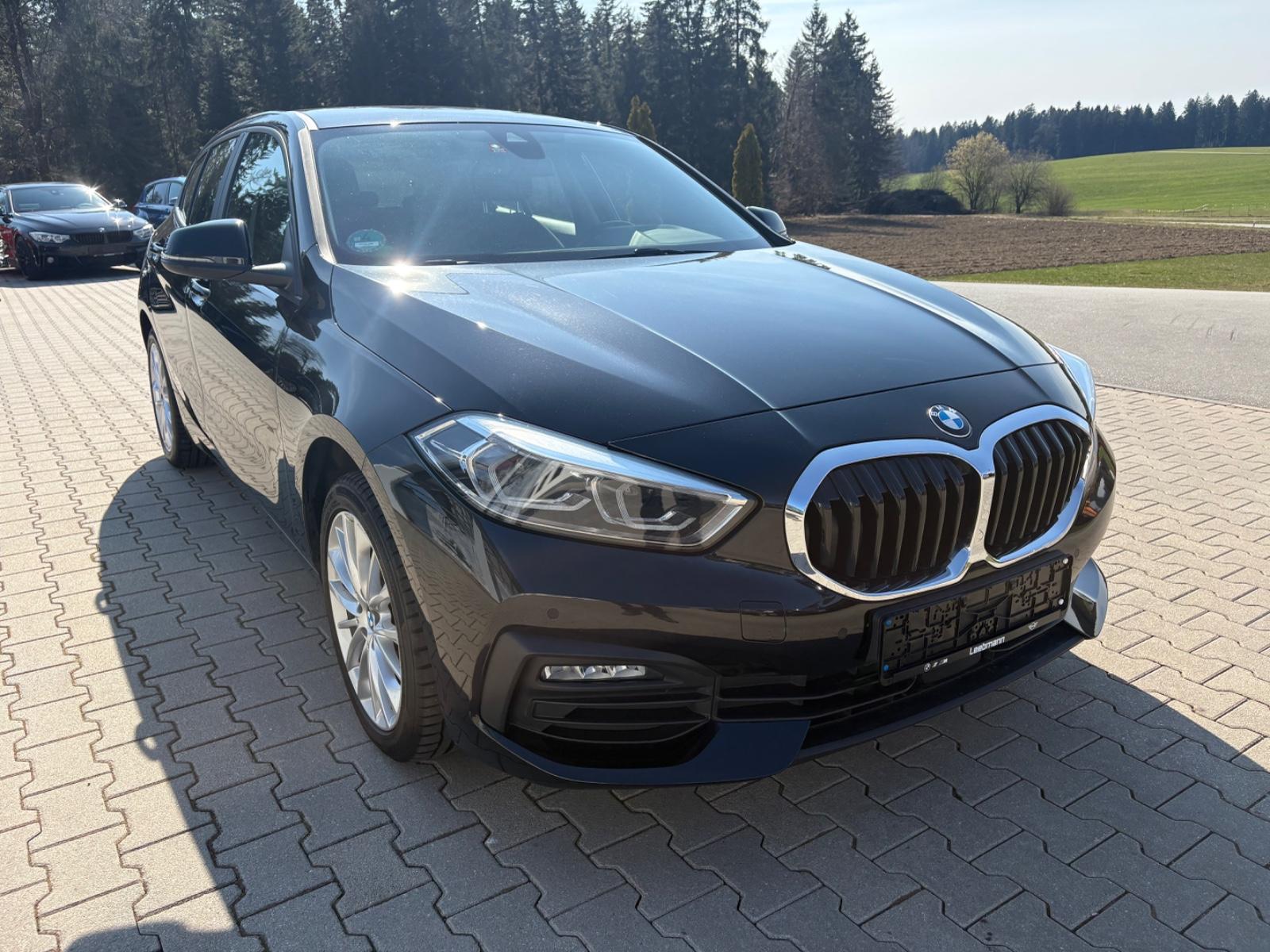 BMW 118i Limousine Advantage Aut. LED NAVI Pro