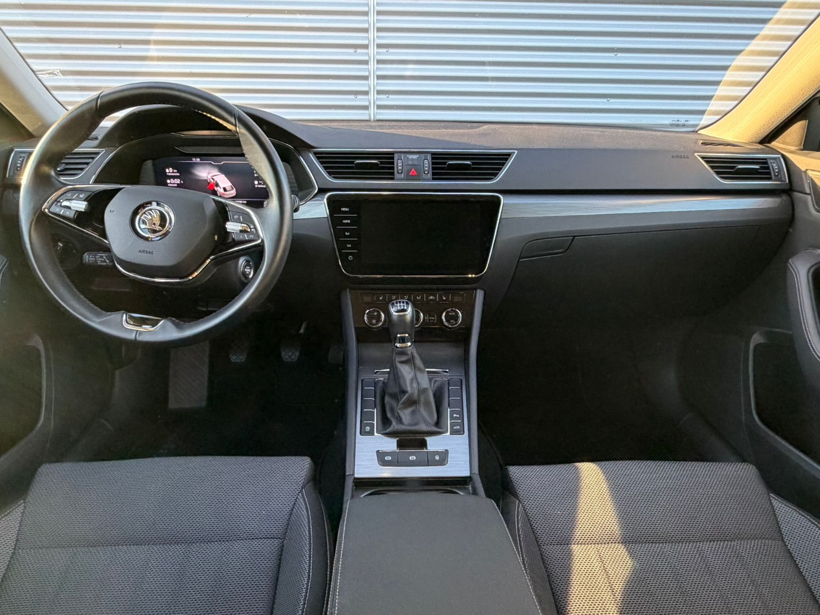 Fahrzeugabbildung SKODA Superb Combi Style SHZ Navi