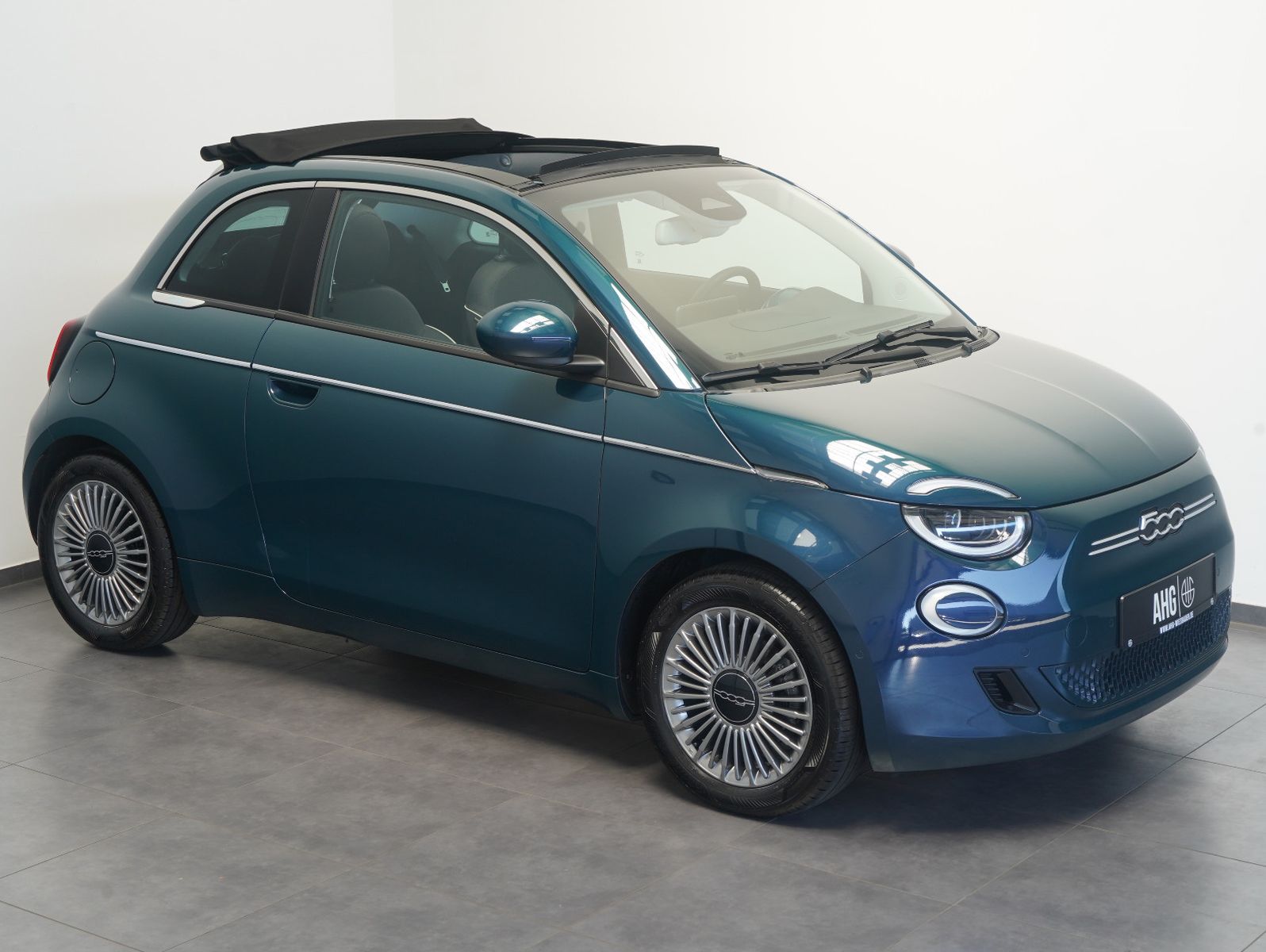 Fahrzeugabbildung Fiat 500e Cabrio 87KW/42kWh/DC-LADEN/CARPLAY/DAB/SOH