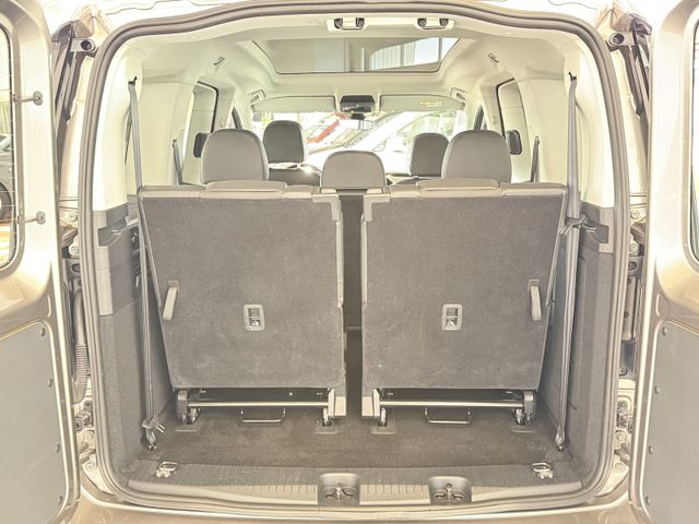 Volkswagen Caddy 2.0TDI DSG STYLE NAV PRO STANDH PANO 7SITZ