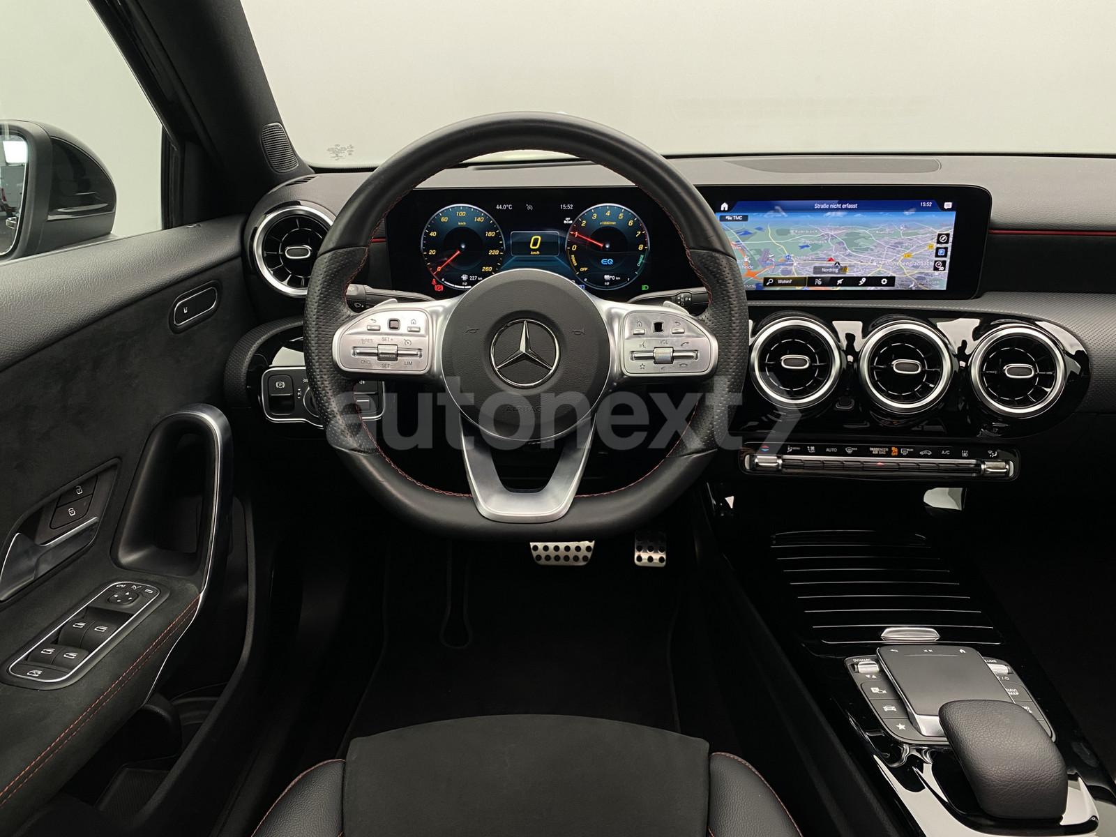 Mercedes-Benz A 250e Limo *2x AMG Line* Panorama+Head-Up (0418