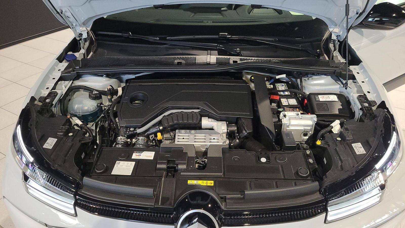 Fahrzeugabbildung Citroën C4 Max Hybrid 136 PS AT