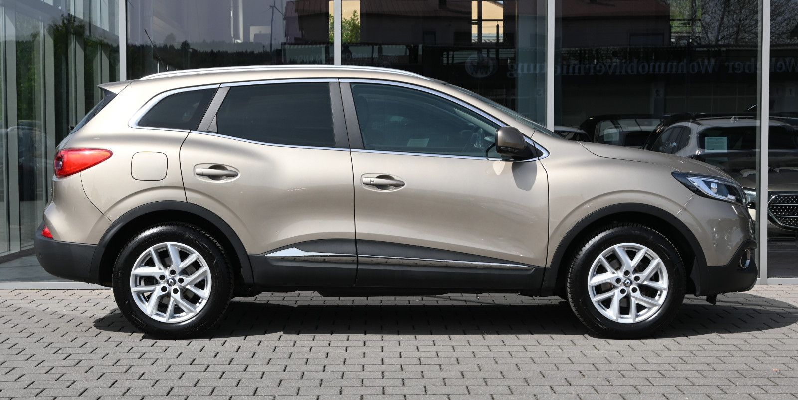 Fahrzeugabbildung Renault Kadjar ENERGY 1,2 TCe 130 XMOD °AHK°NAVI°KEYLESS