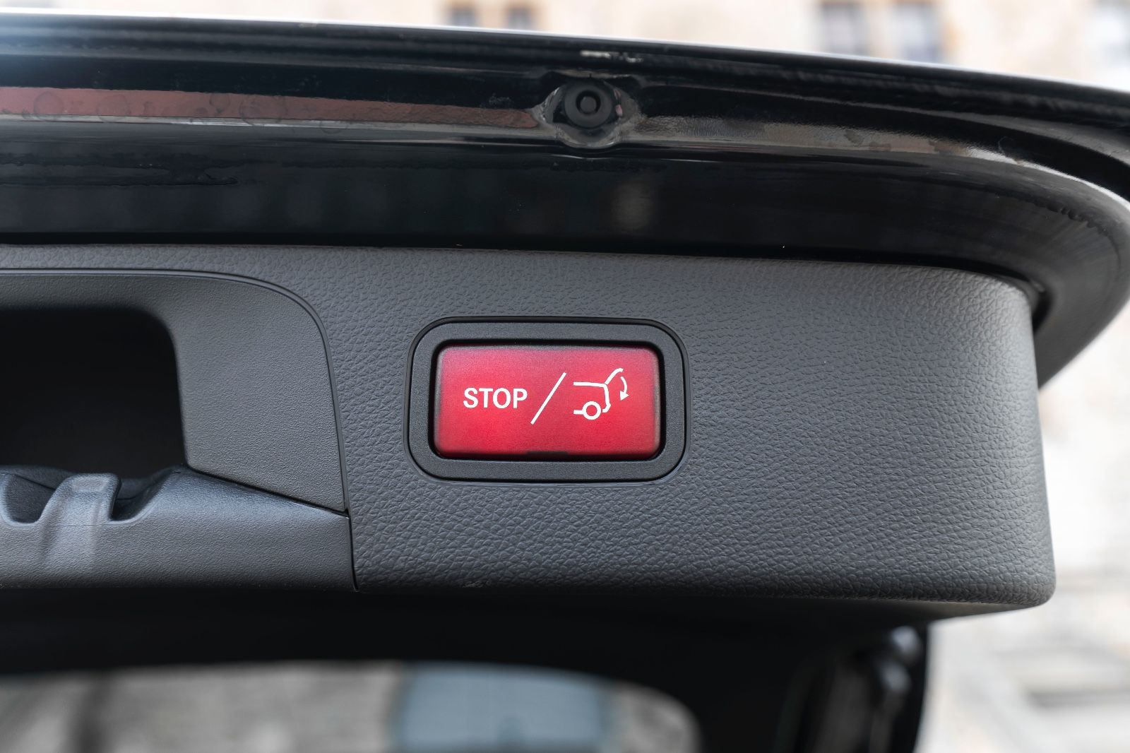 Fahrzeugabbildung Mercedes-Benz GLC 300d 4Matic AMG-LINE LED KAM NAV