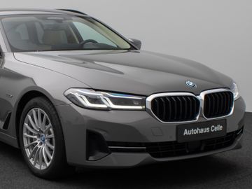 Fahrzeugabbildung BMW 530e xD Kamera Laser HUD DAB HiFi AHK ACC Komfor