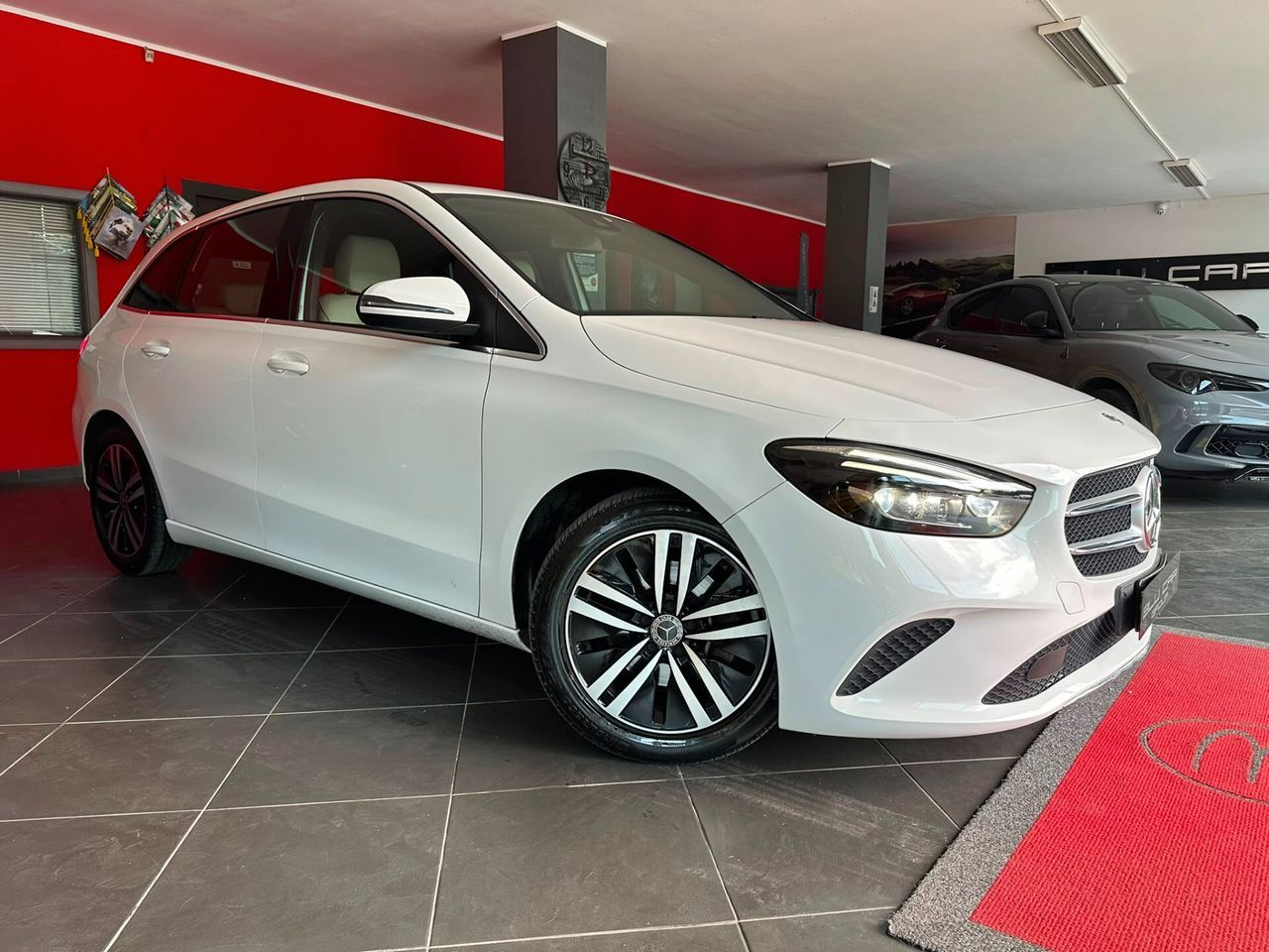 Mercedes-Benz Mercedes-benz B 180 d Sport Plus FARI MULTIBEAM  imagem 3