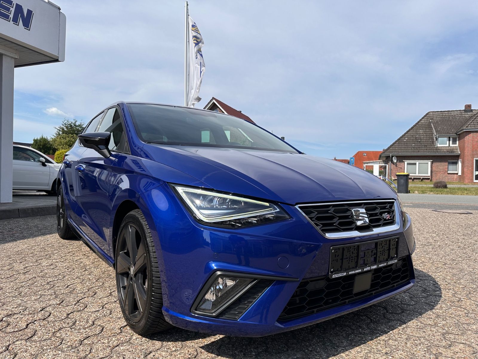 Fahrzeugabbildung SEAT Ibiza Black Edition 1.0 TSI DSG ACC/Navi/RFK/APP