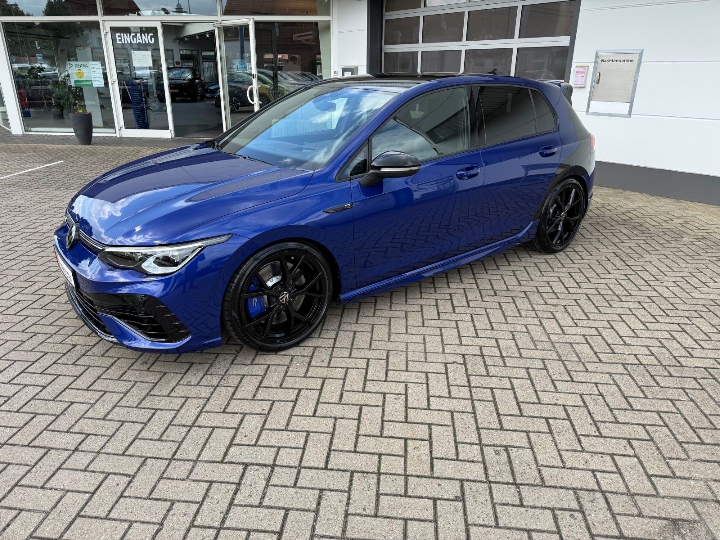 VW Golf R Performance 4M 2.0TSI APR Akra Nappa H&K - Image 2