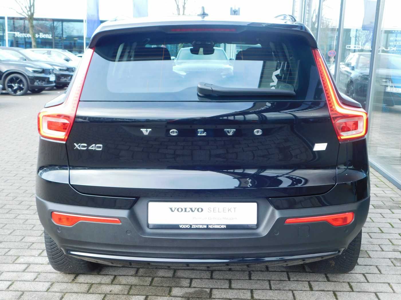 Fahrzeugabbildung Volvo XC40 Pure Electric Recharge 69 kWh Single Motor