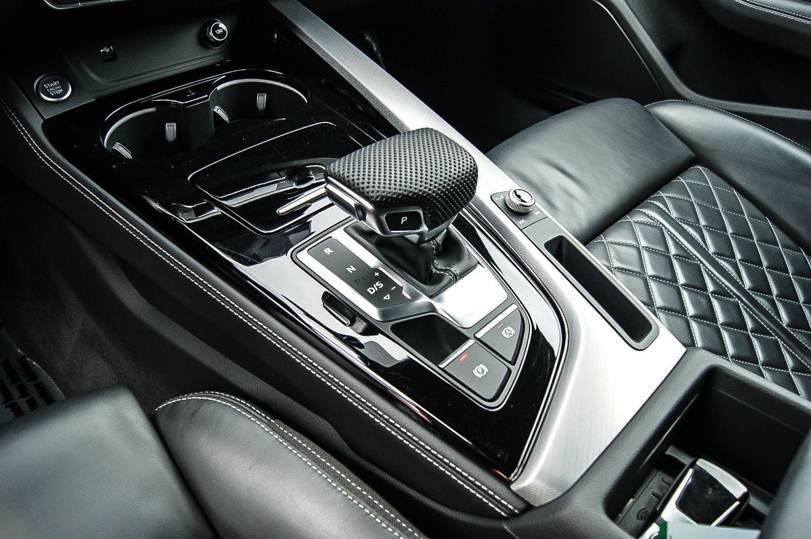 Fahrzeugabbildung Audi A4 Avant 45TFSI quattro edition one LEDER MATRIX