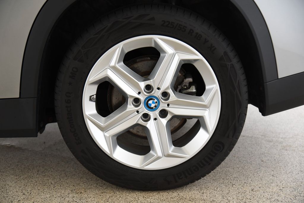 BMW iX1
