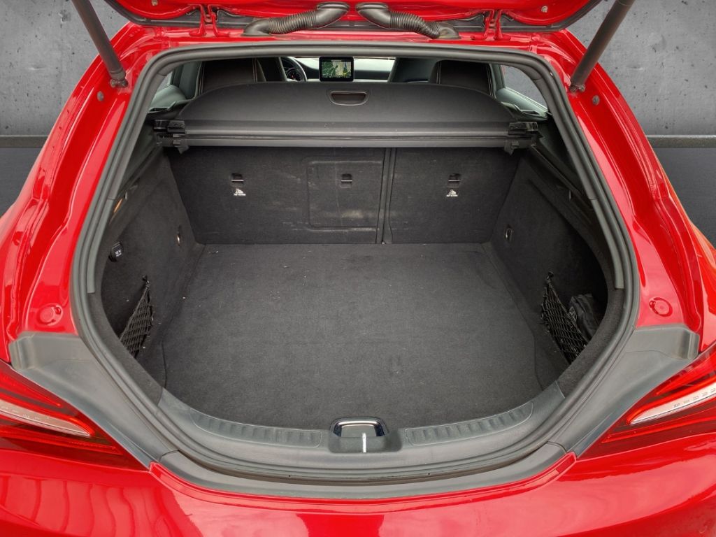 Fahrzeugabbildung Mercedes-Benz CLA 200 Shooting Brake Urban AHK Navi SHZ elektr