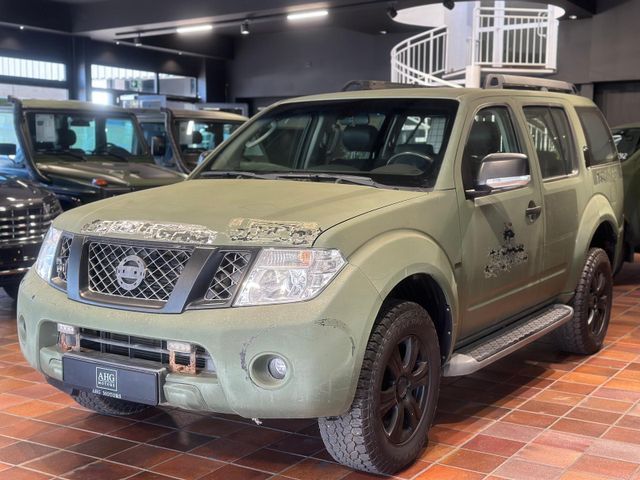 Nissan Pathfinder Stier Bundeswehr 2.5 dCi 4WD Standhzg