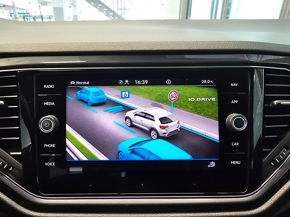 Volkswagen T-Roc Sport Navi,Pano-Dach,Kamera,LED,PDC,SH, миниатюра 12