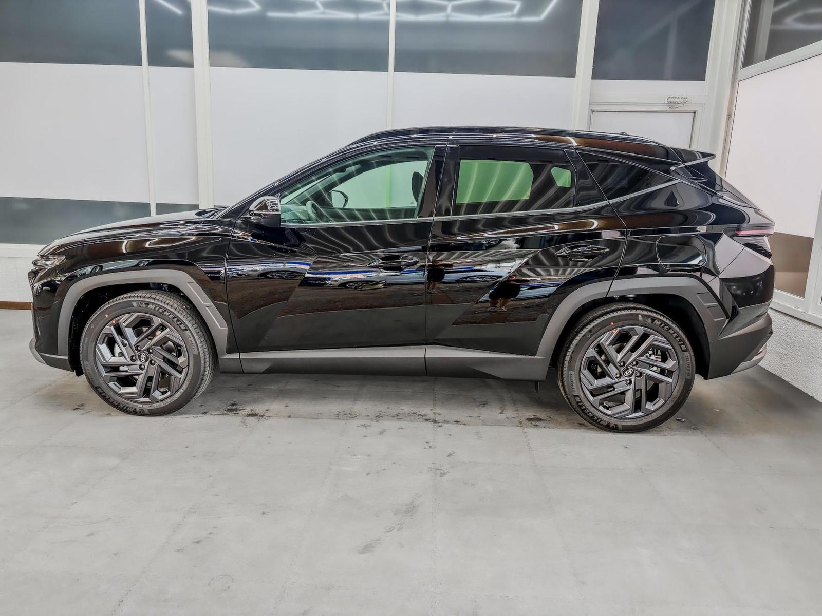 Hyundai TUCSON PREMIUM DCT BLACK LINE PANO ACC 1.6 T-...