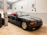 BMW 318i Cabrio E36 - BMW: Schwarz, Roadster, E36