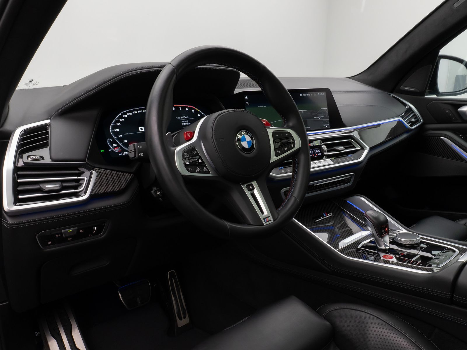 Fahrzeugabbildung BMW X5 M Competition Panorama Laser 360°DAB DisplKey