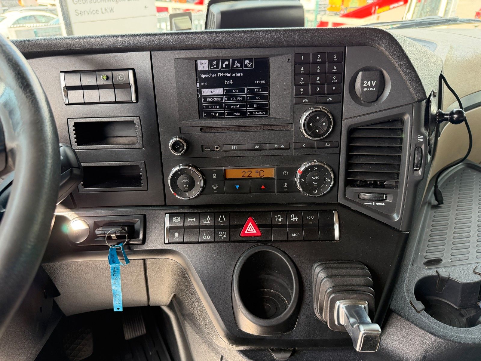 Fahrzeugabbildung Mercedes-Benz Actros 2542 L 6x2 Standklima Retarder