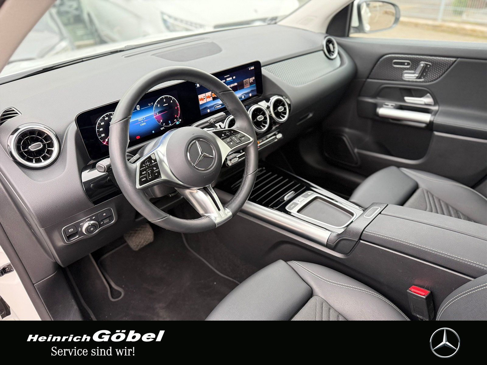 Fahrzeugabbildung Mercedes-Benz GLA 220 d 4M PROGRESSIVE*PANO*AHK*MEMORY*KAMERA