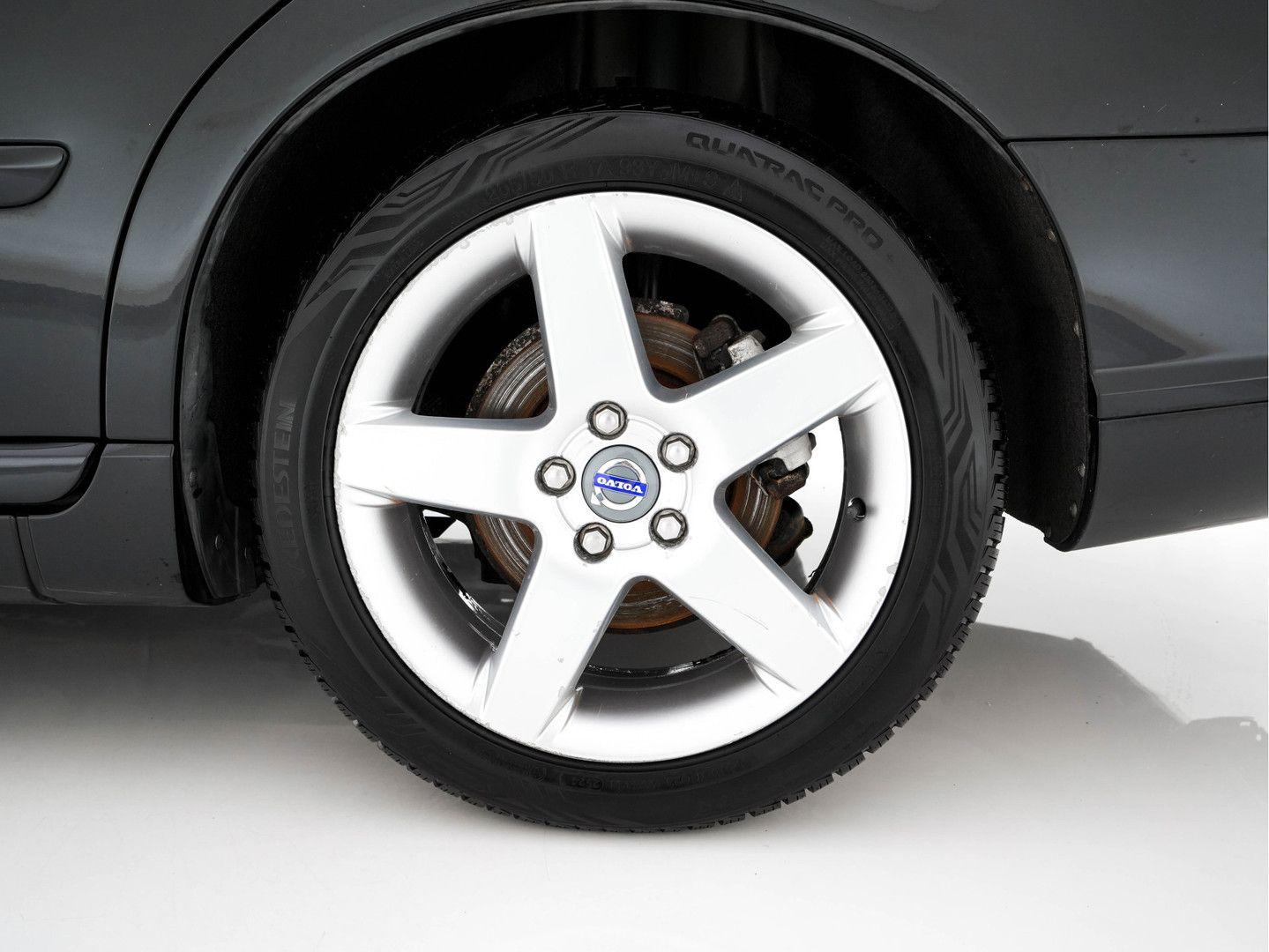 Volvo V50 2011 — photo 27