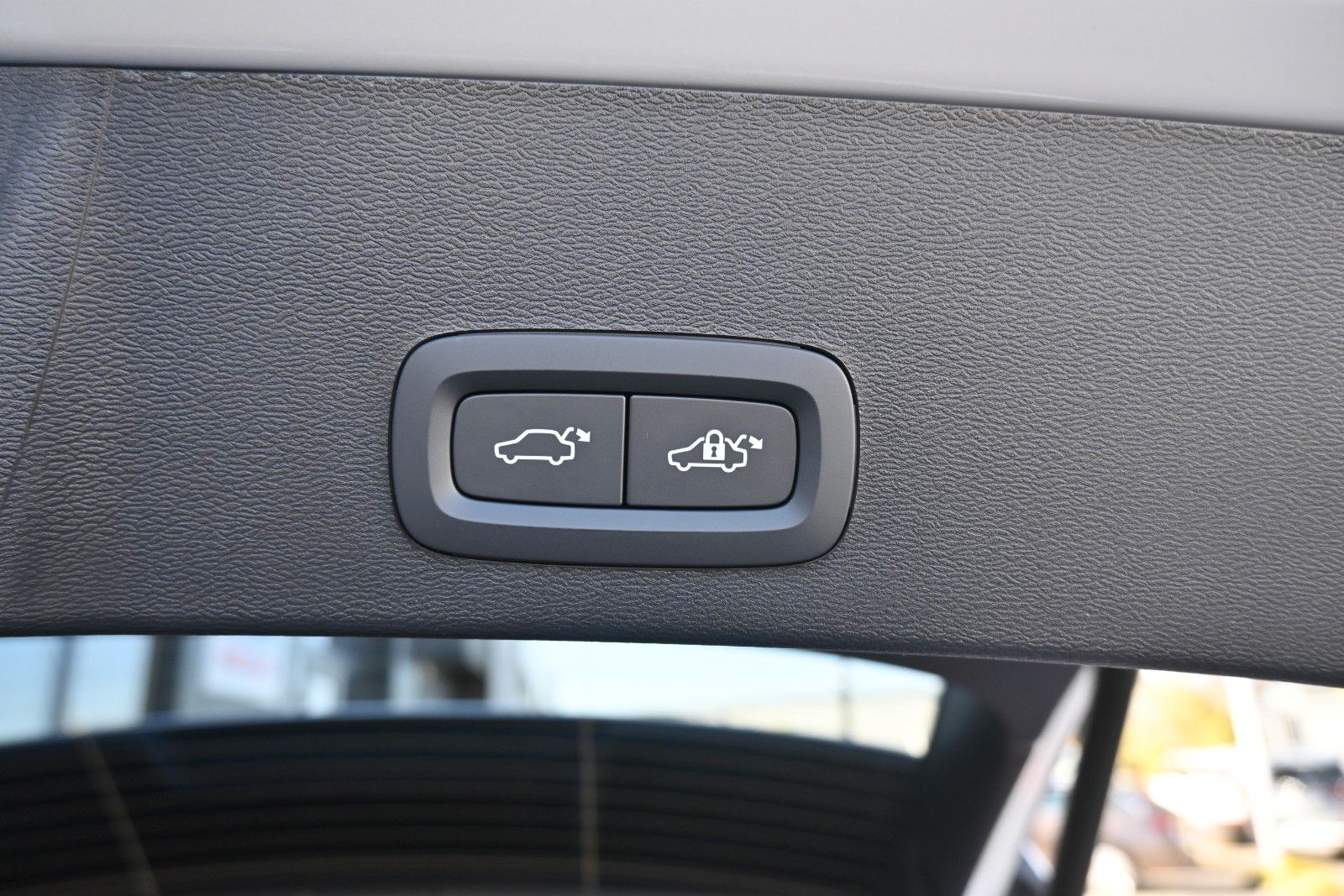 Fahrzeugabbildung Volvo XC40 B4 DKG Plus Black Edition*FSHZG*360°*ACC