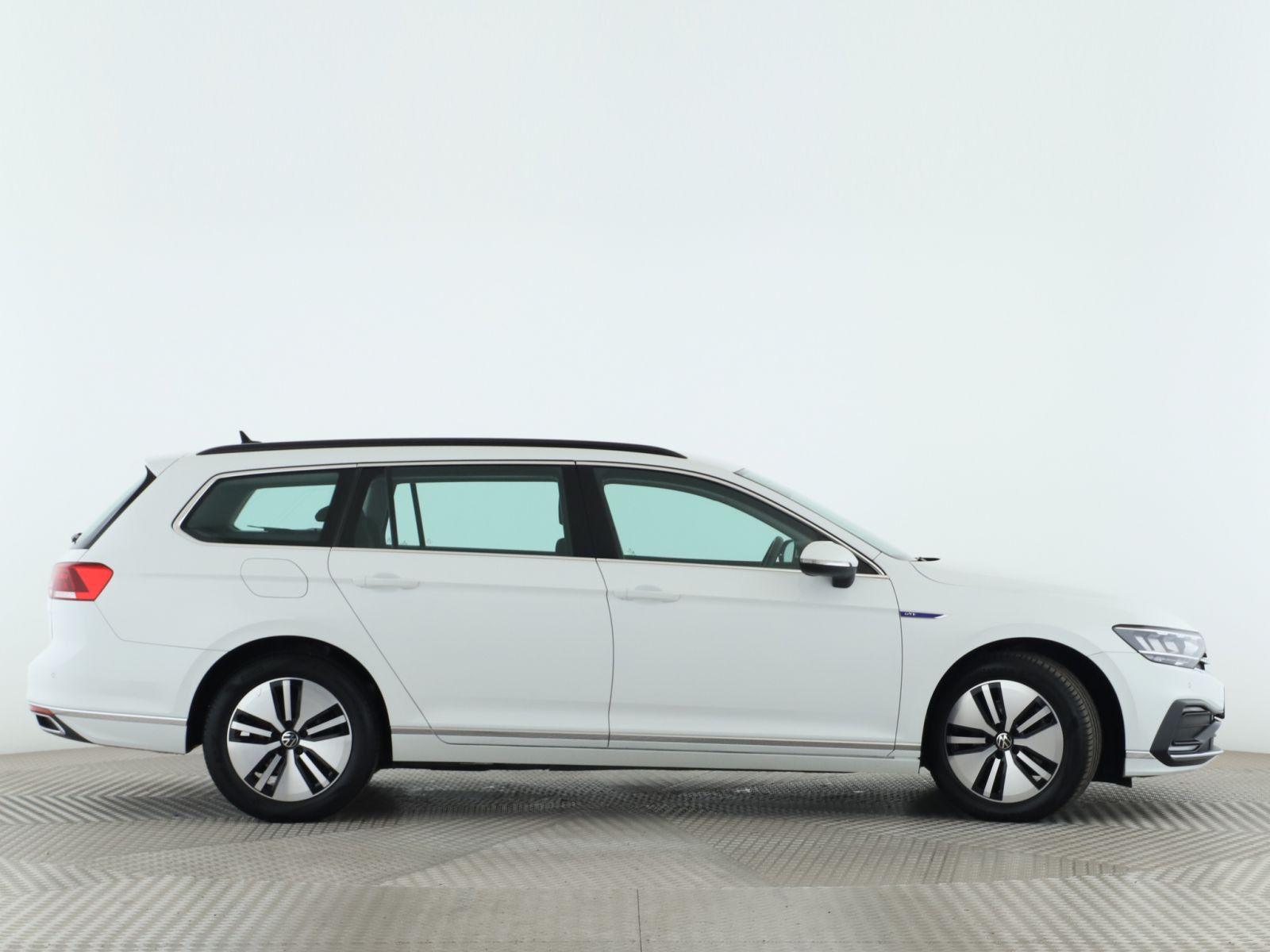 Volkswagen Passat Variant GTE 1.4 TSI LED*NAV*ACC*SIDE*17" imagem 3