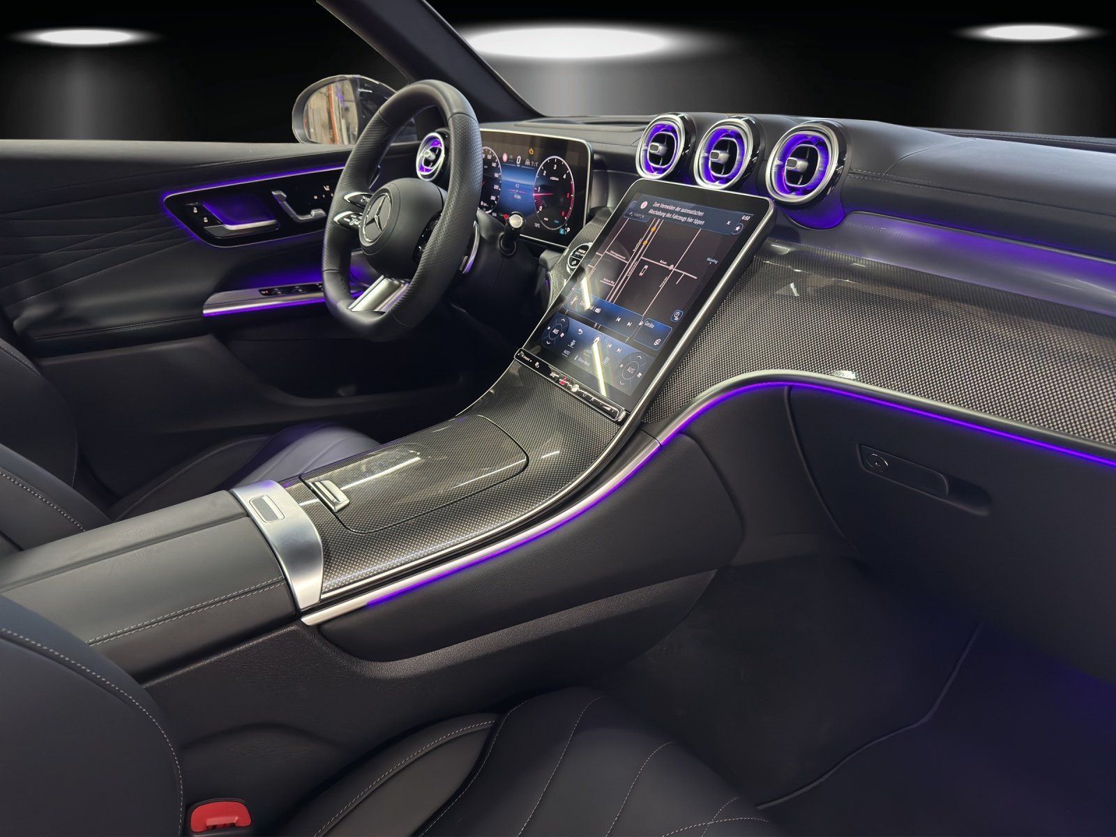 Fahrzeugabbildung Mercedes-Benz GLC 220d AMG Prem+ AIRMATIC Pano DISTRO Memo AHK