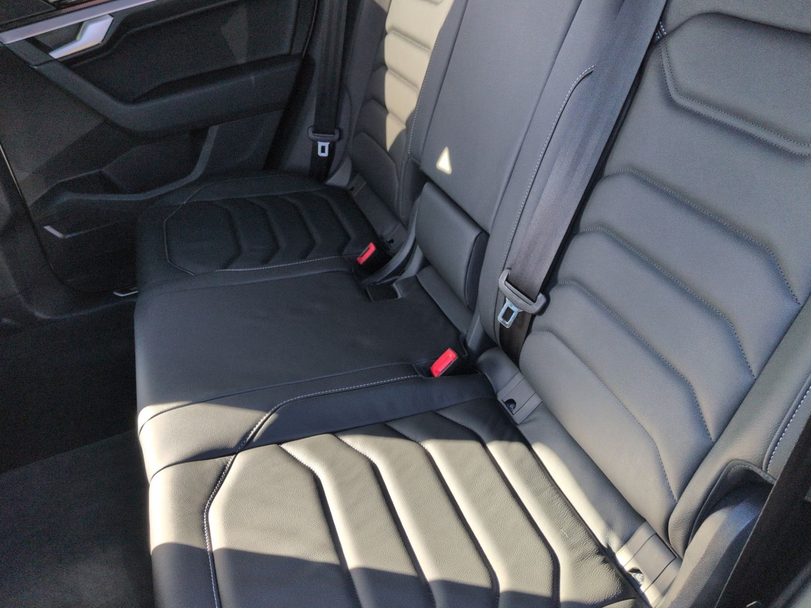 Touareg 3.0 TDI 4M tiptr. R-Line STHZ+LUFT+