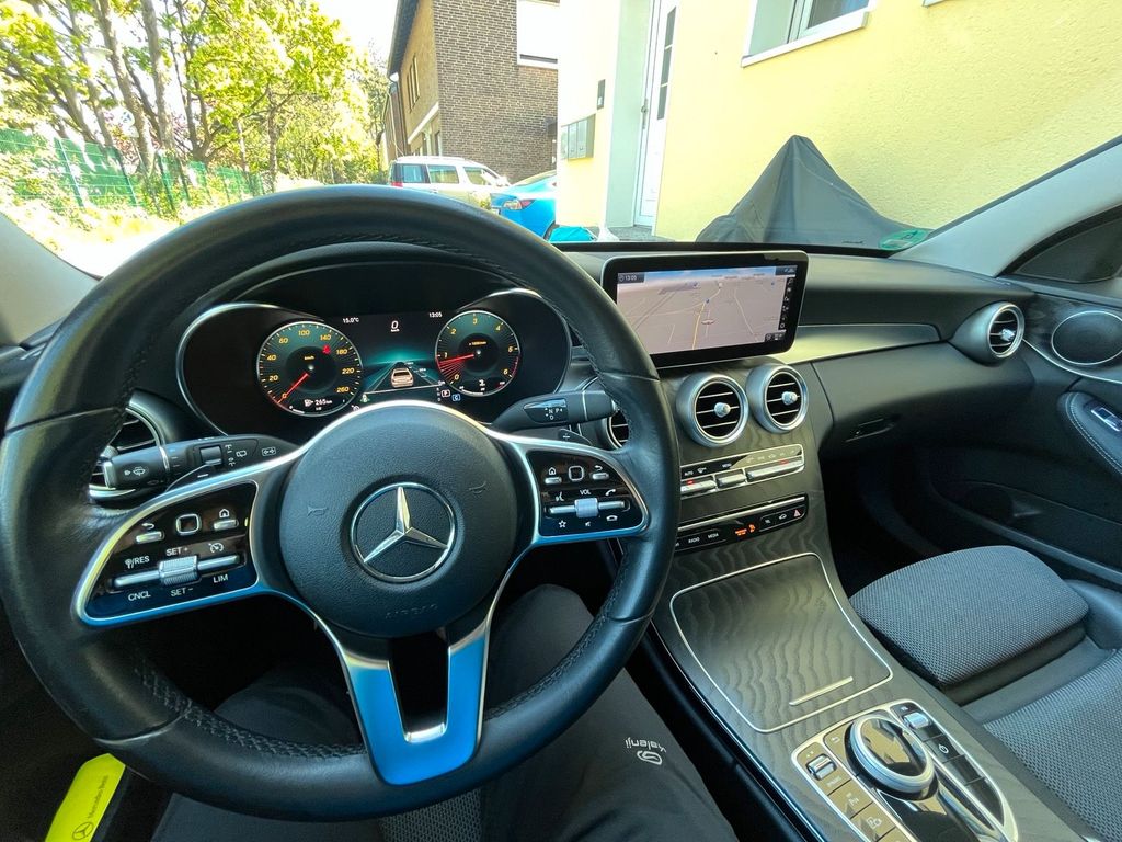Image of Mercedes-Benz C 220