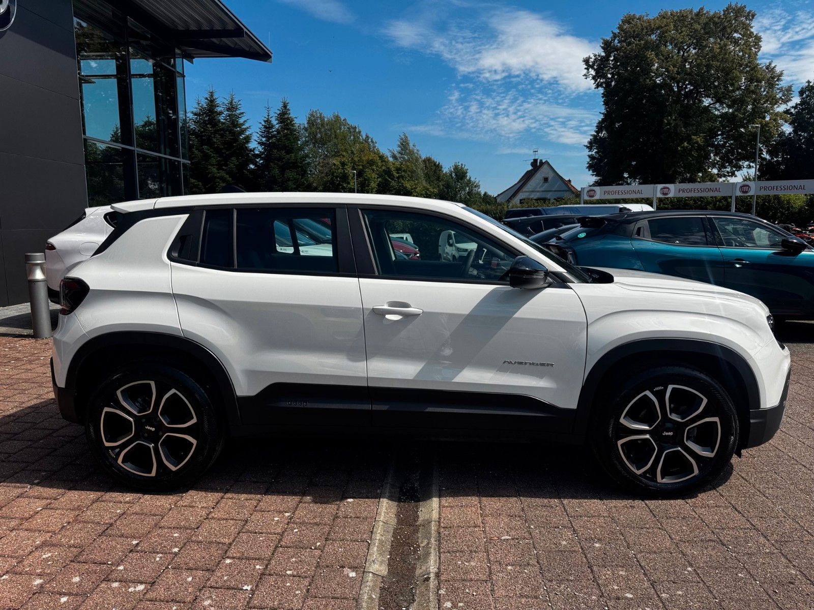 Fahrzeugabbildung Jeep Avenger 1.2 Altitude Navi Kamera El. Heckklappe
