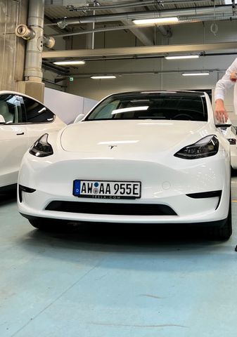 Tesla Model Y Hinterradantrieb 2023 - wie Neu-8 Fach R