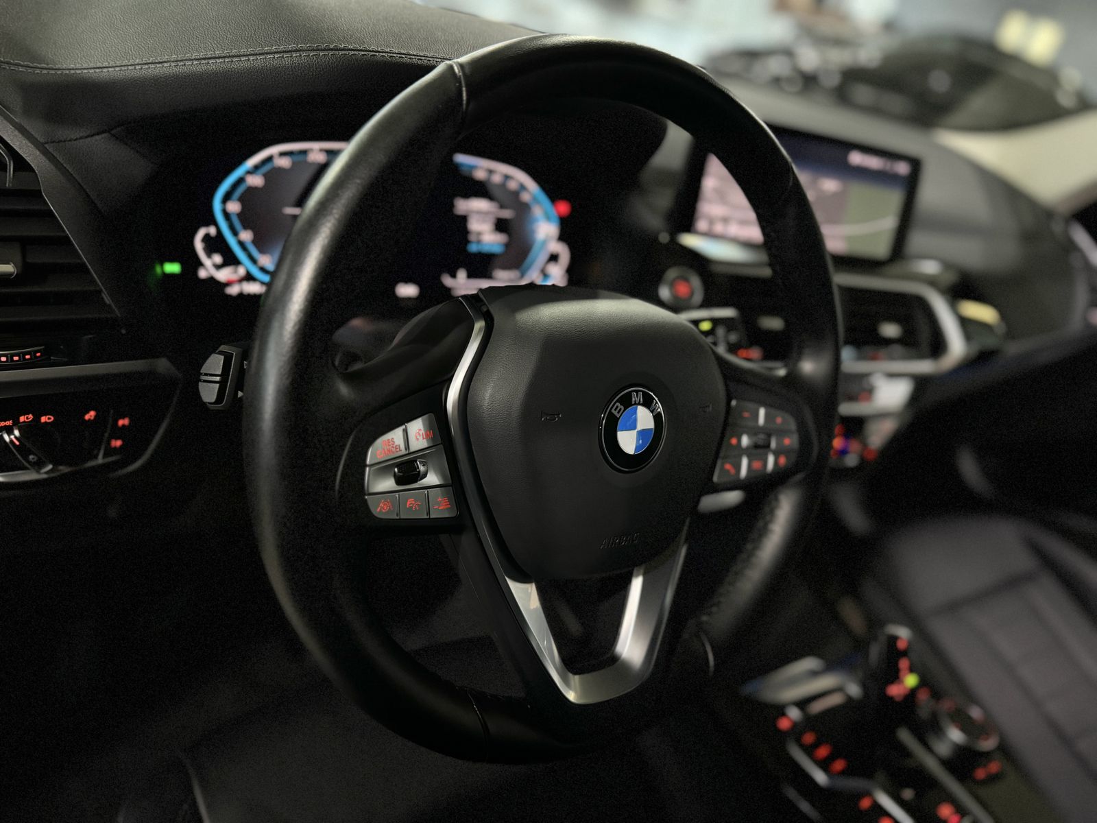 Fahrzeugabbildung BMW X3 xD30e Luxury Line Kamera HUD DAB HiFi ACC AHK