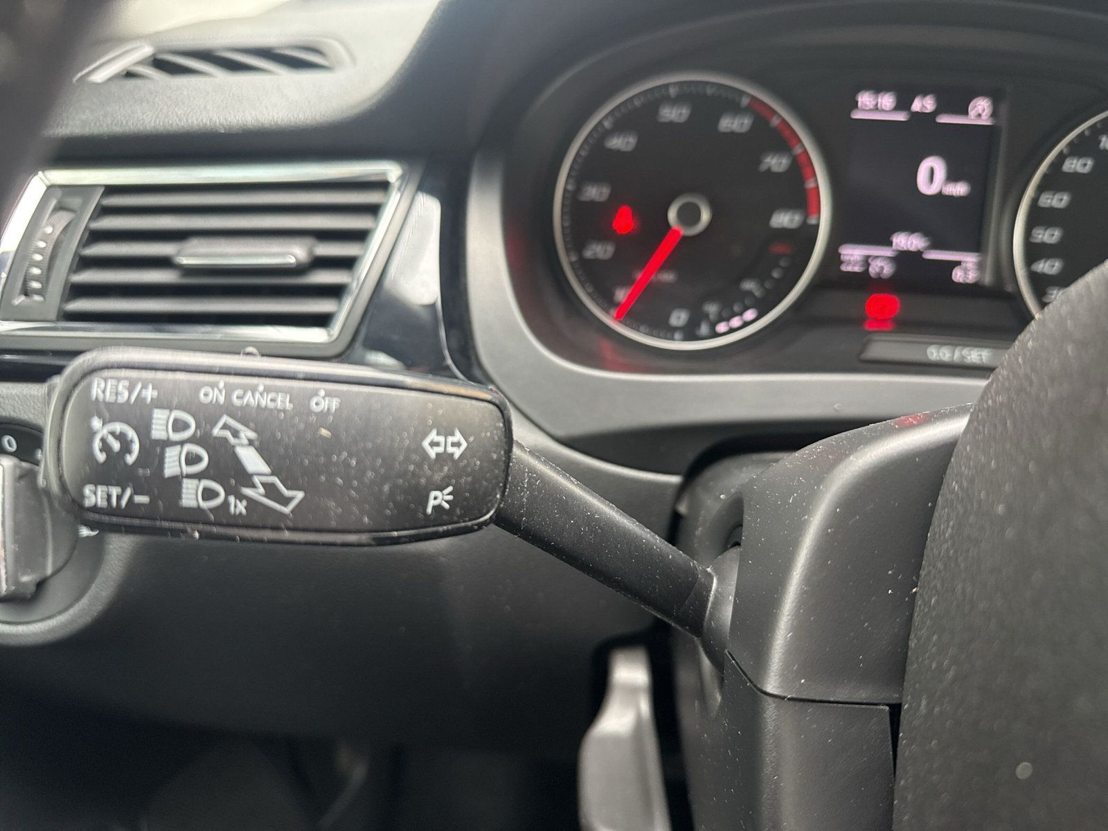 Fahrzeugabbildung SEAT Toledo 1.0 TSI Xcellence Navi PDC GRA