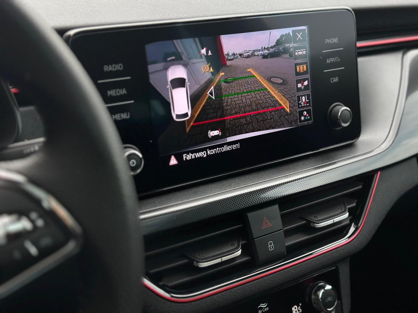 SKODA Scala 1.5TSI MONTE CARLO* LED#AHK#PANO#TEMPO#SHZ - Image 21