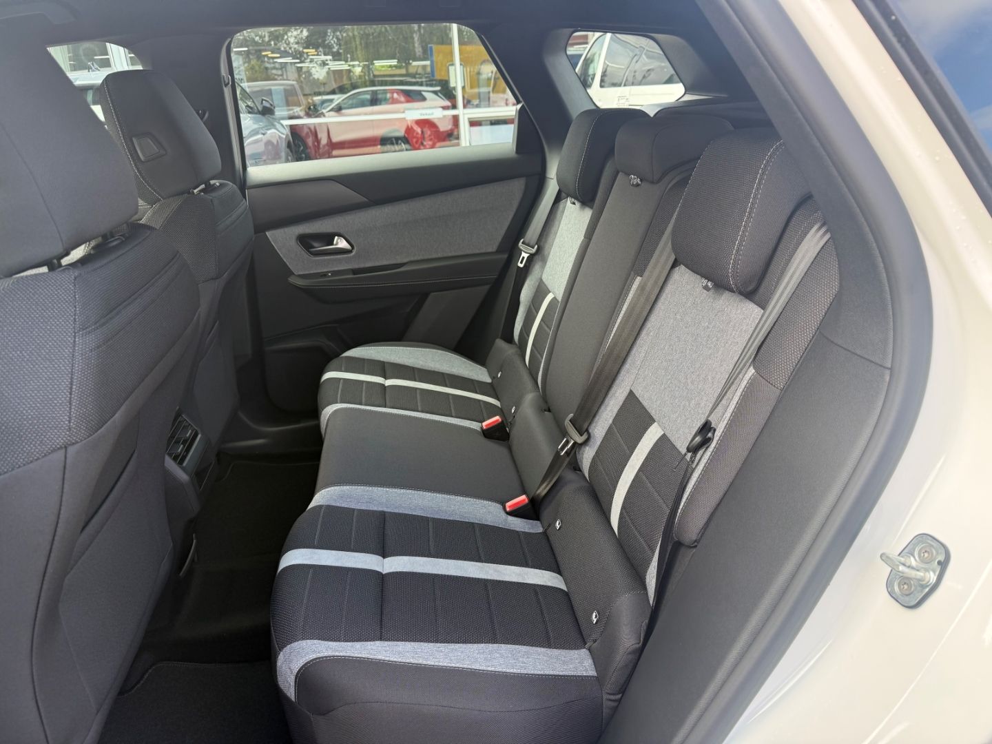 Fahrzeugabbildung Opel Grandland 1.2 Edition SHZ+LHZ+Kamera+Allwetter